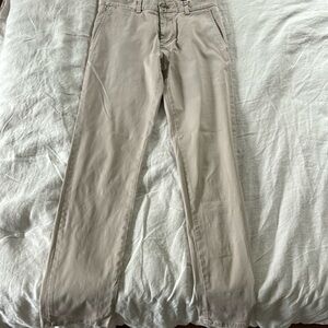 Beige vineyard vines khakis 28 x 32